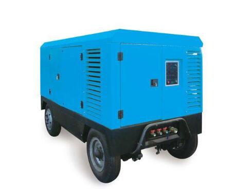 凝結器或一級濾芯促使水和空氣改變方向。